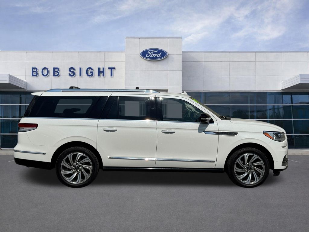 Used 2022 Lincoln Navigator Reserve L with VIN 5LMJJ3LTXNEL17618 for sale in Kansas City