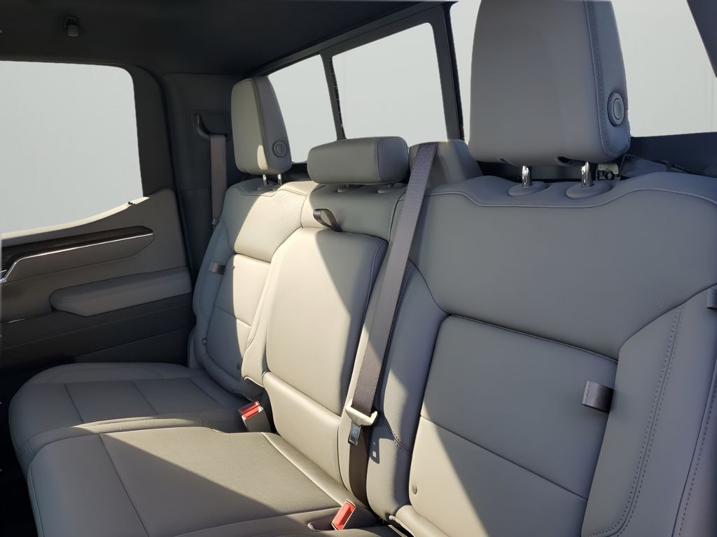 New 2026 White GMC SLT image 17