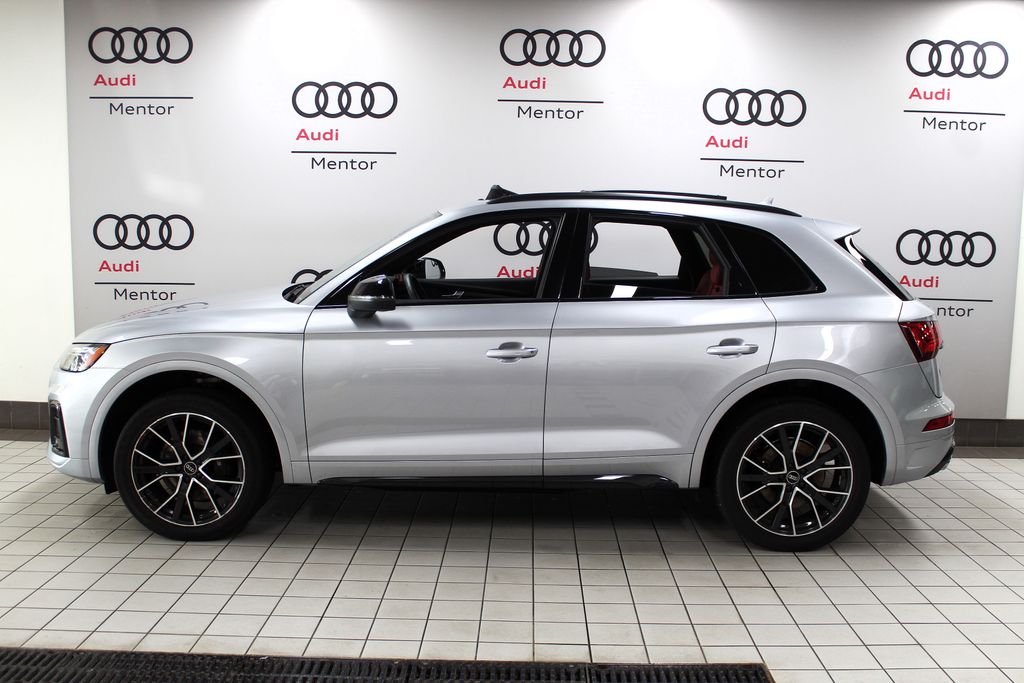 Thumbnail: 2021 Audi SQ5 - 3