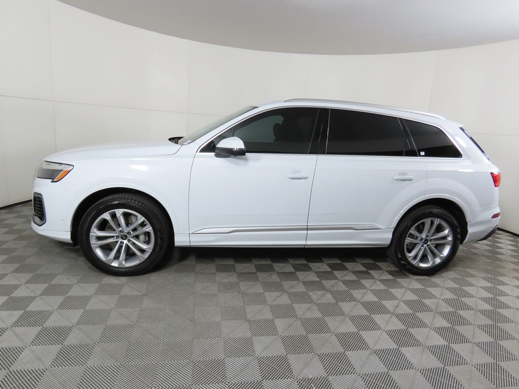 Thumbnail: 2025 Audi Q7 - 9