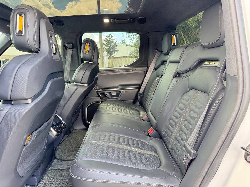 2022 Rivian R1T Adventure photo 12