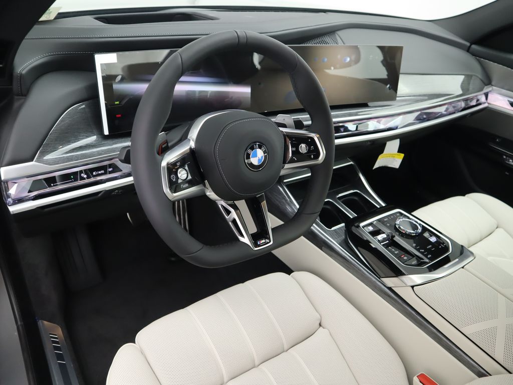 Thumbnail: 2025 BMW 7 Series - 9