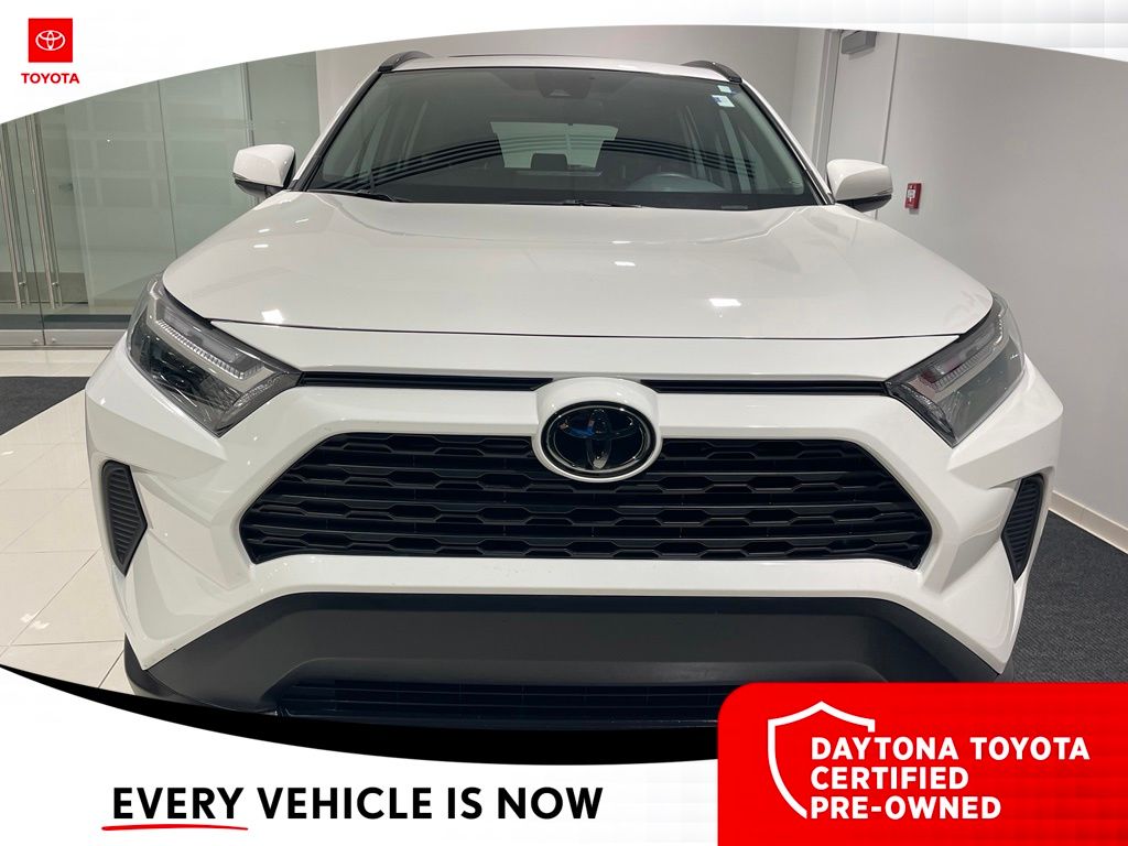 2024 Toyota RAV4 XLE - Photo 4