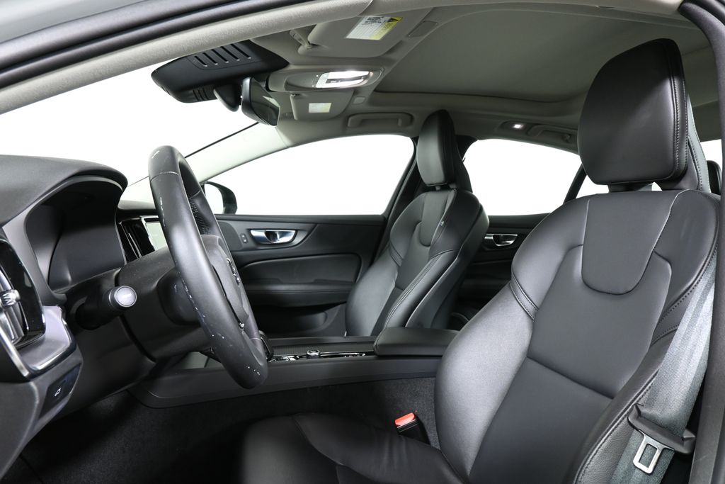 Thumbnail: 2025 Volvo S60 - 5