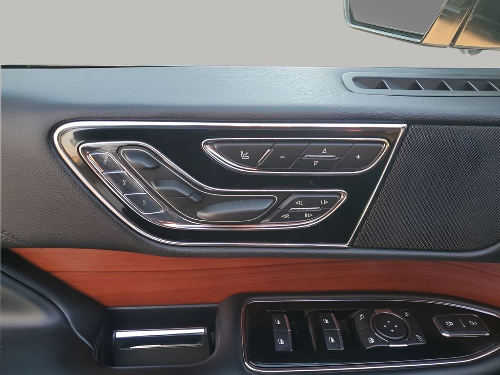 Used Car 2018 Lincoln Navigator  Reserve For Sale Under $25,000 In Austin, Texas