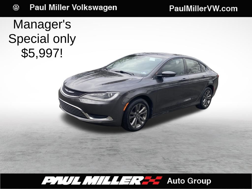 Gray (Granite Crystal Metallic Clearcoat) 2015 Chrysler 200 Limited Sedan FWD Sedan Front-Wheel Drive 9-Speed Automatic