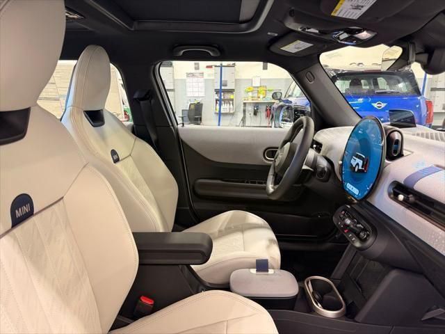 Thumbnail: 2025 MINI Cooper Hardtop - 28