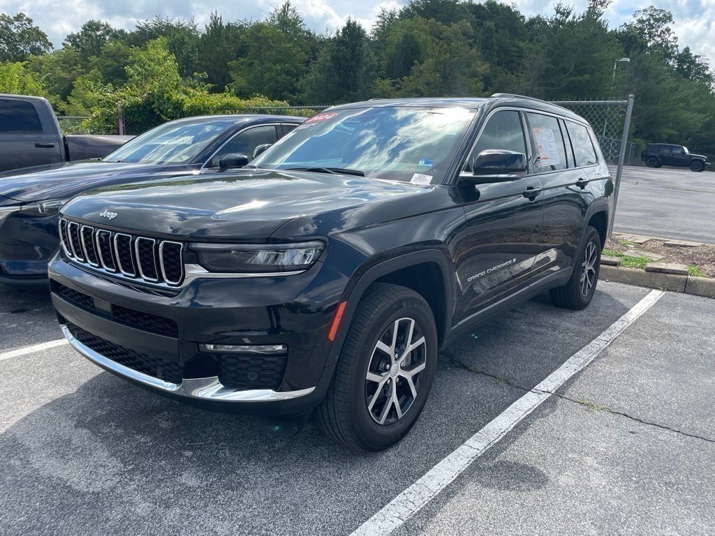 Diamond Black Crystal Pearlcoat 2024 Jeep Grand Cherokee L SUV / Crossover Four-Wheel Drive 8-Speed Automatic