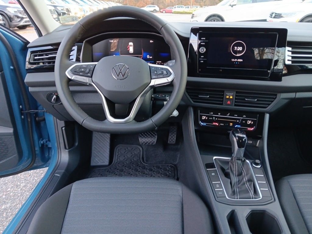 2025 Volkswagen Jetta 1.5T S 13