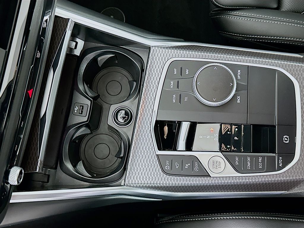 Thumbnail: 2025 BMW 3 Series - 17