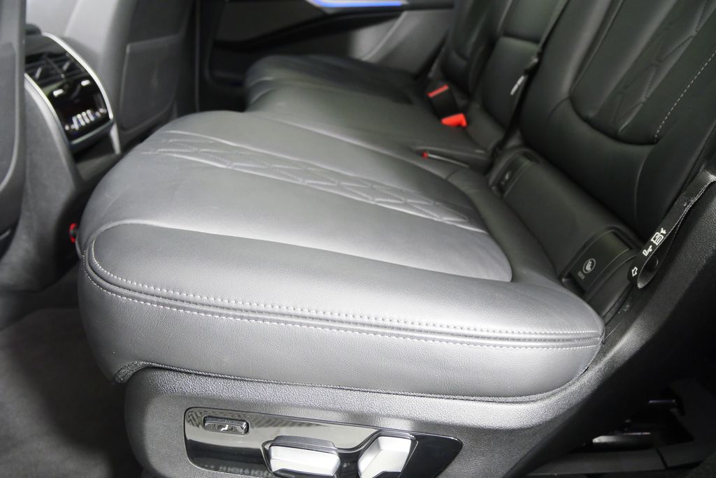 Thumbnail: 2021 BMW X7 - 15