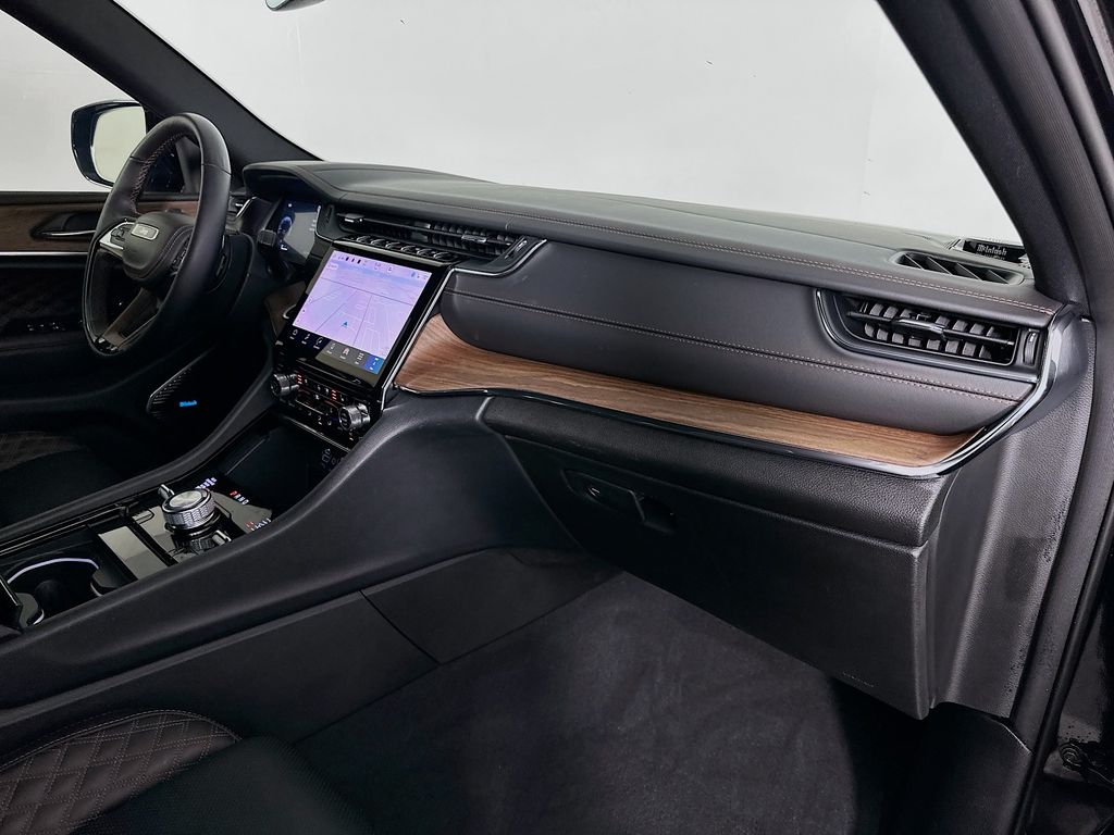 Thumbnail: 2024 Jeep Grand Cherokee - 30