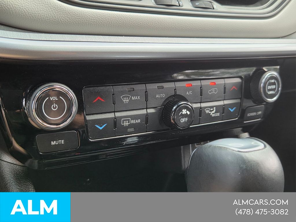 Used 2025 White Jeep Limited image 20