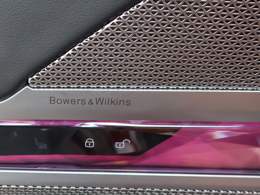 Used 2023 Red BMW 740i image 58