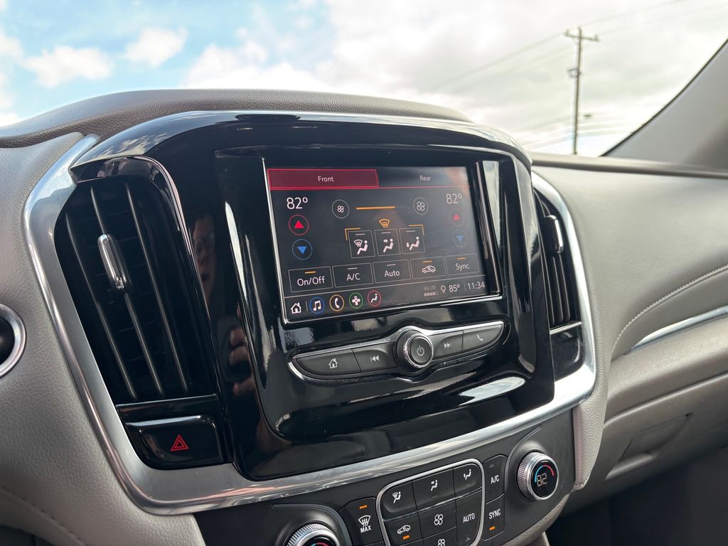 Used Car 2020 Chevrolet Traverse  Lt For Sale Under $30,000 In Austin, Texas