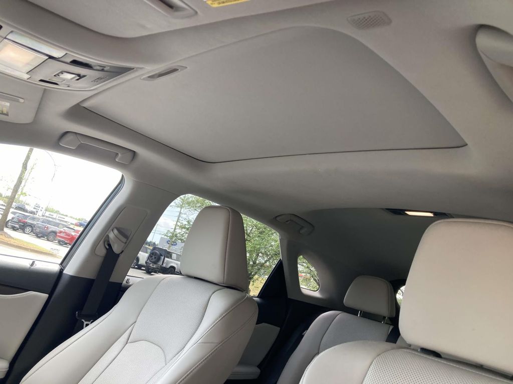 Certified Used 2022  Lexus 350 image 13