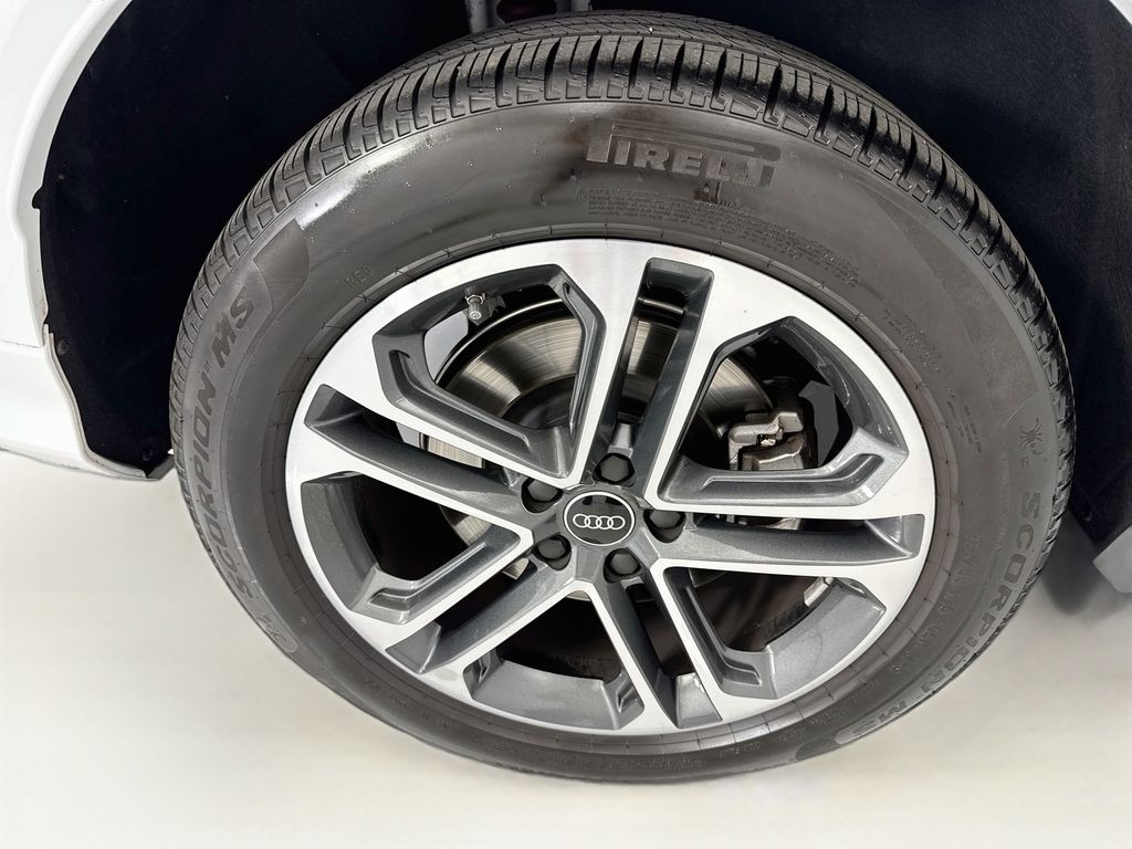Thumbnail: 2025 Audi Q5 - 32