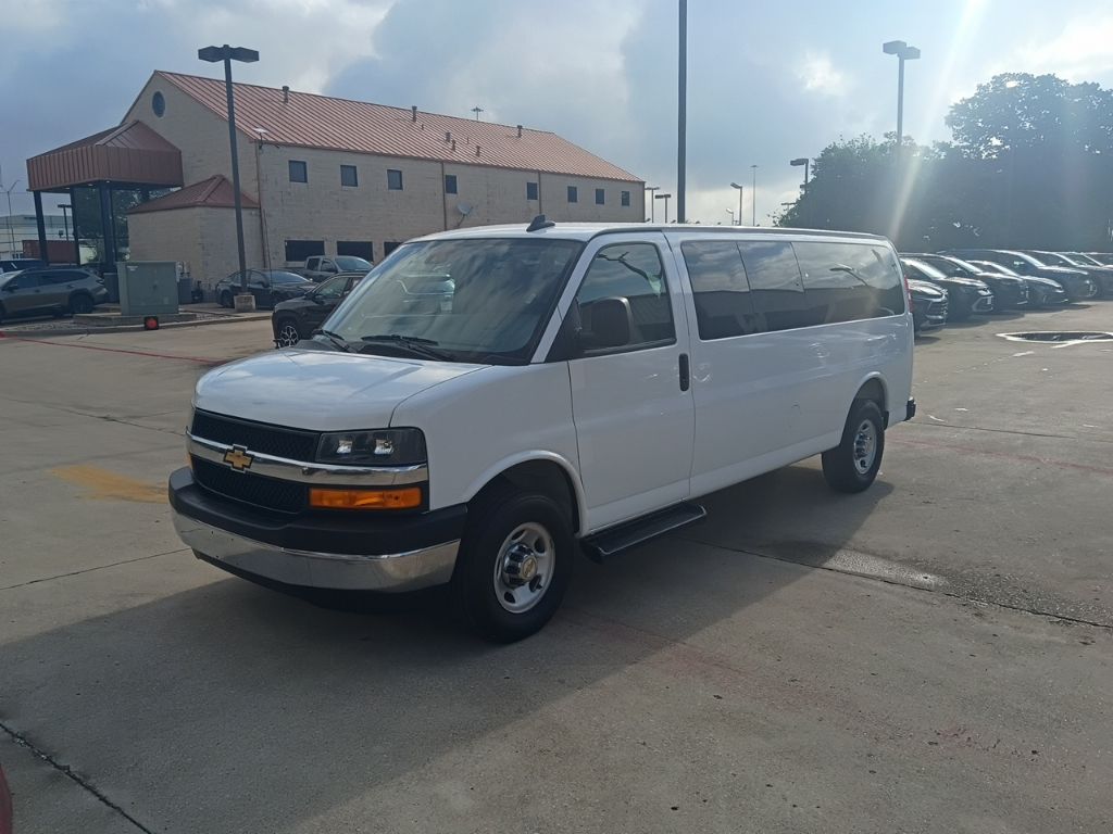Summit White 2025 Chevrolet Express 3500 LT Extended RWD Van Rear-Wheel Drive 8-Speed Automatic Overdrive