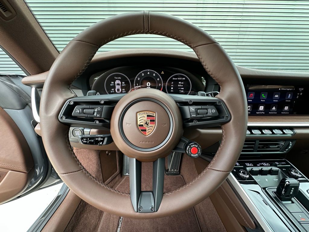 Thumbnail: 2026 Porsche 911 - 15