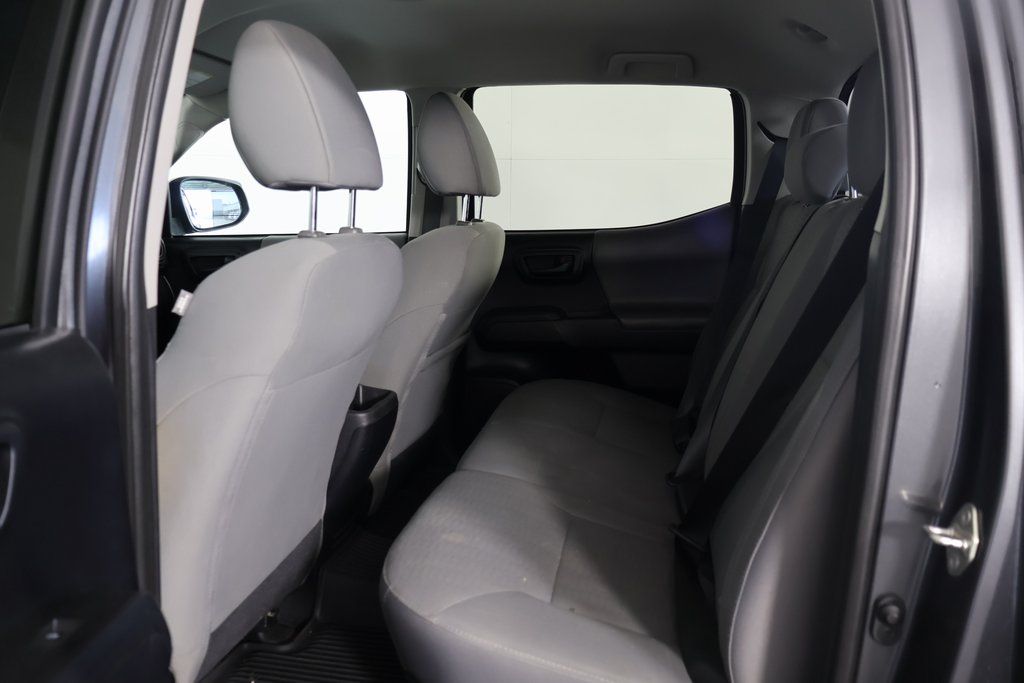 Thumbnail: 2019 Toyota Tacoma - 9