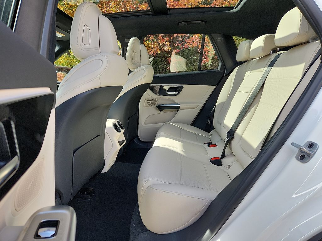 Thumbnail: 2026 Mercedes-Benz GLC - 7