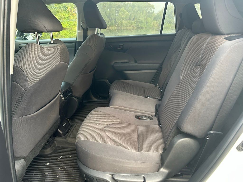 Thumbnail: 2024 Toyota Highlander - 14