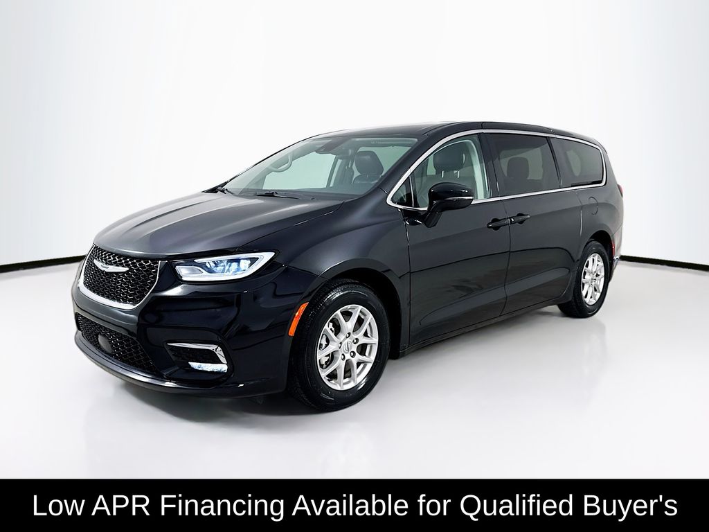 Used Car 2024 Chrysler Pacifica  Touring L For Sale Under $30,000 In Austin, Texas