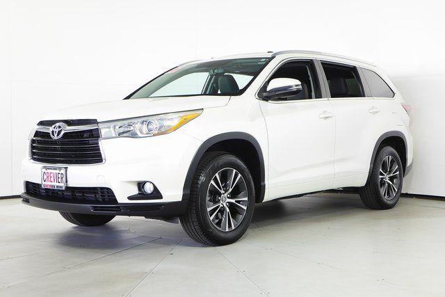 2016 Toyota Highlander XLE 2