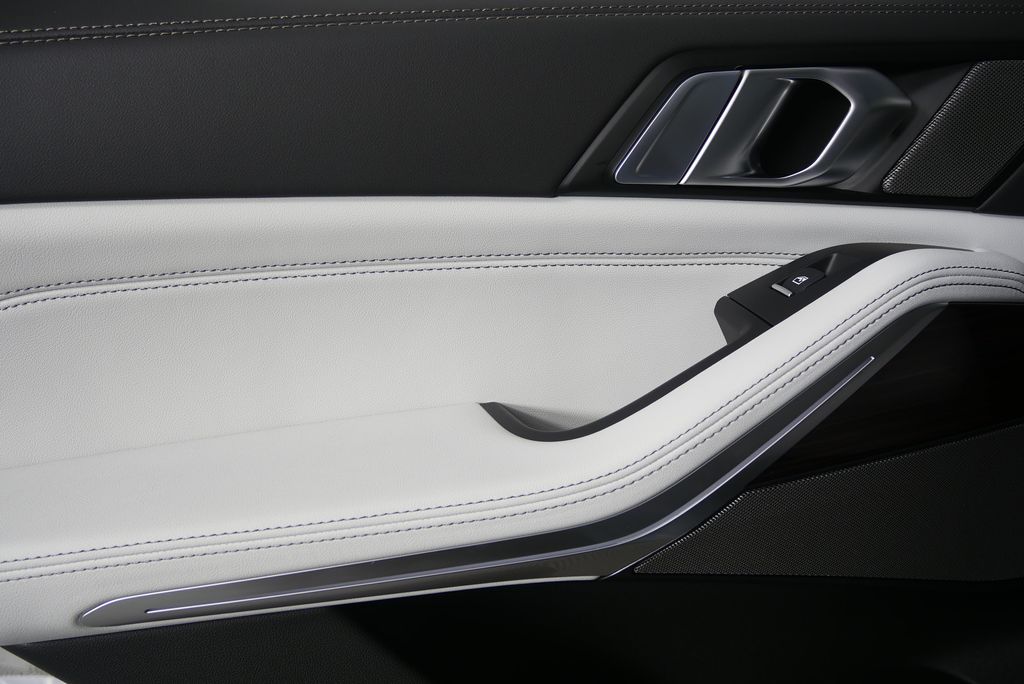 Thumbnail: 2026 BMW X5 - 14