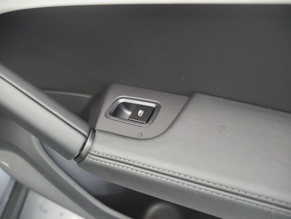 Thumbnail: 2026 Porsche Cayenne - 32