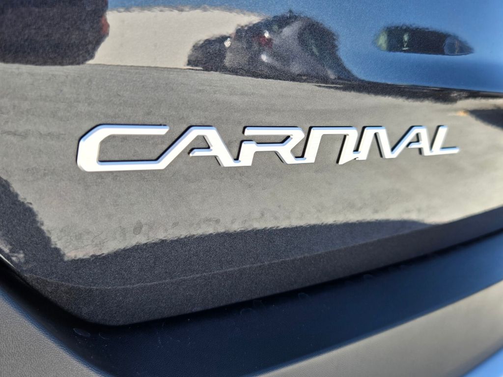 2027 Kia Carnival - $42,570