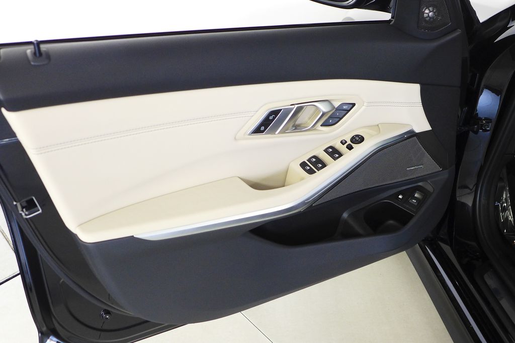 Thumbnail: 2023 BMW 3 Series - 11