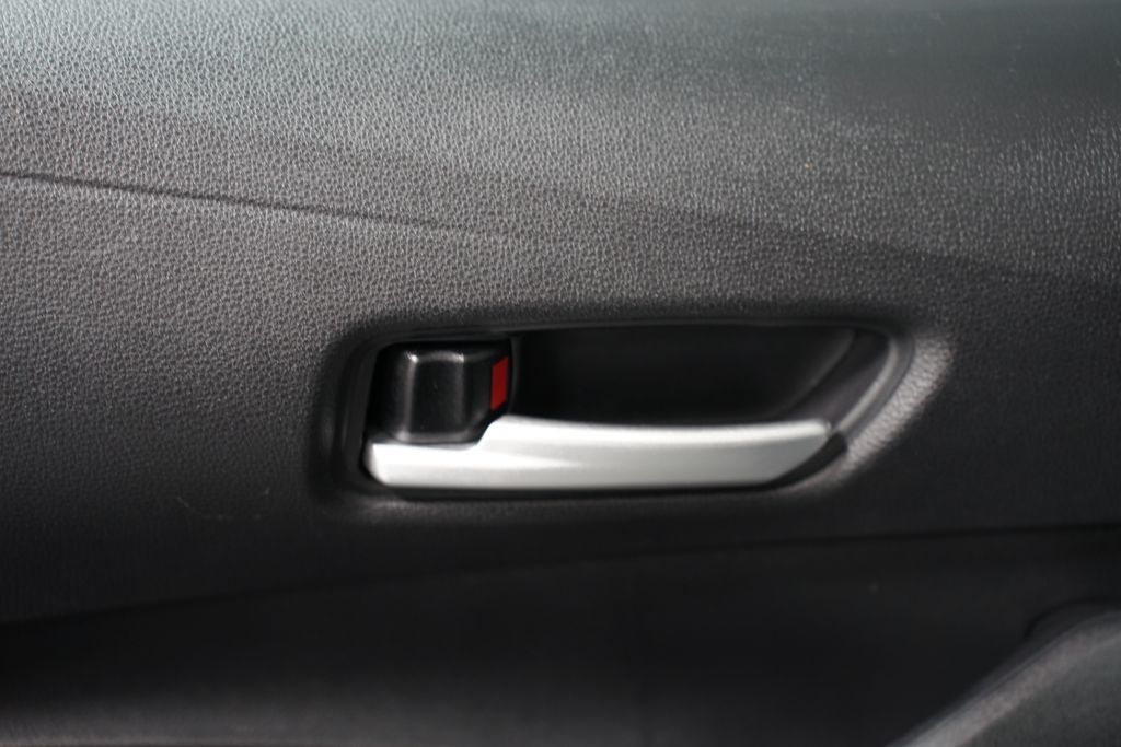 2021 Toyota Corolla LE 28