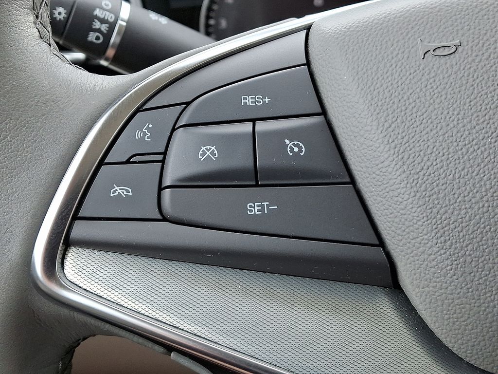 Thumbnail: 2022 Cadillac XT5 - 22