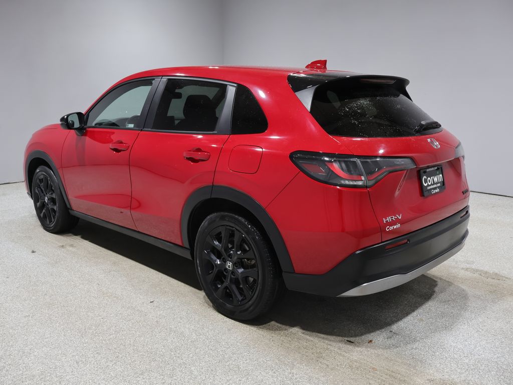 View vehicle photo 4