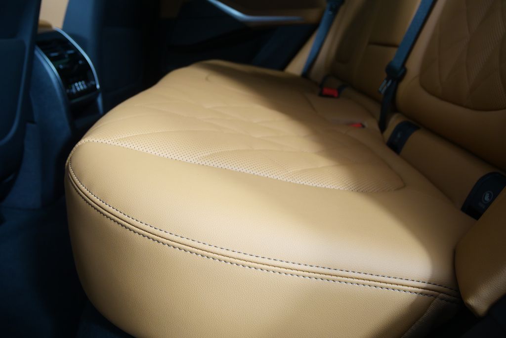 Thumbnail: 2026 BMW X5 - 15