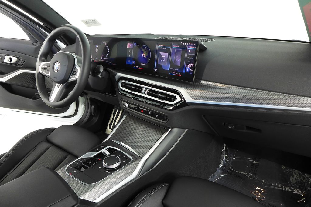 Thumbnail: 2024 BMW 3 Series - 14