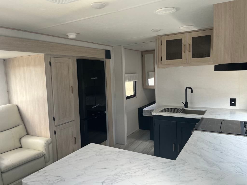 2025 Prime Time Avenger 25 MKB Travel Trailer