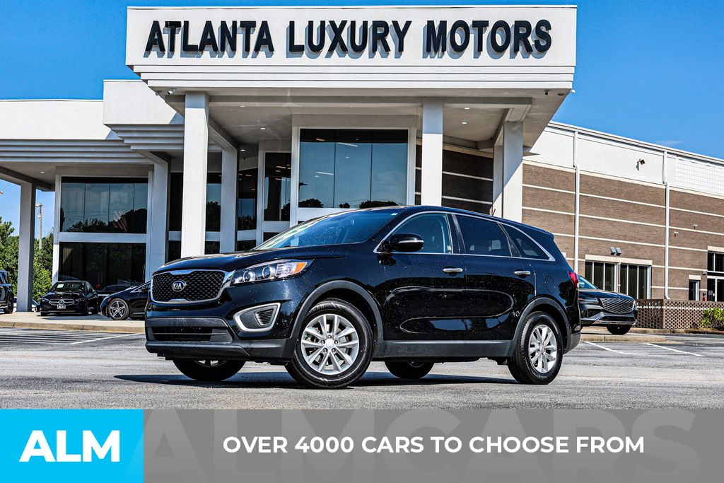Used 2018 Black Kia L image 3