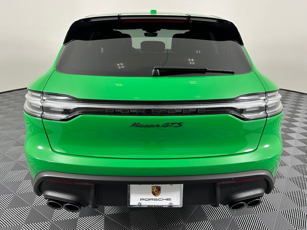 Thumbnail: 2026 Porsche Macan - 13