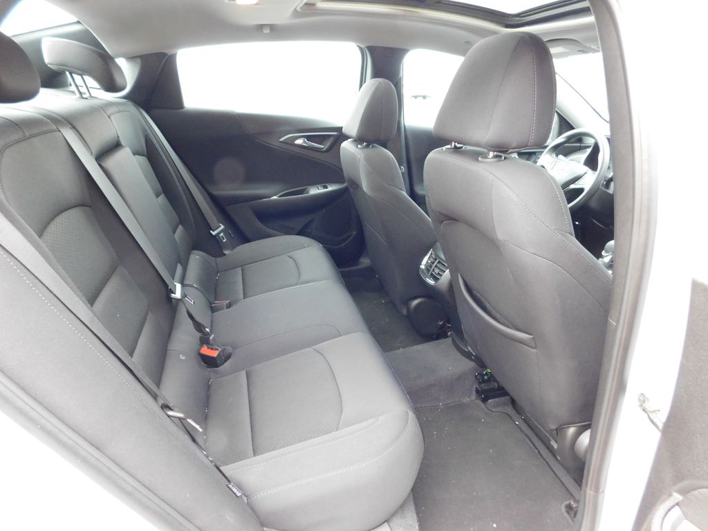 Thumbnail: 2023 Chevrolet Malibu - 5