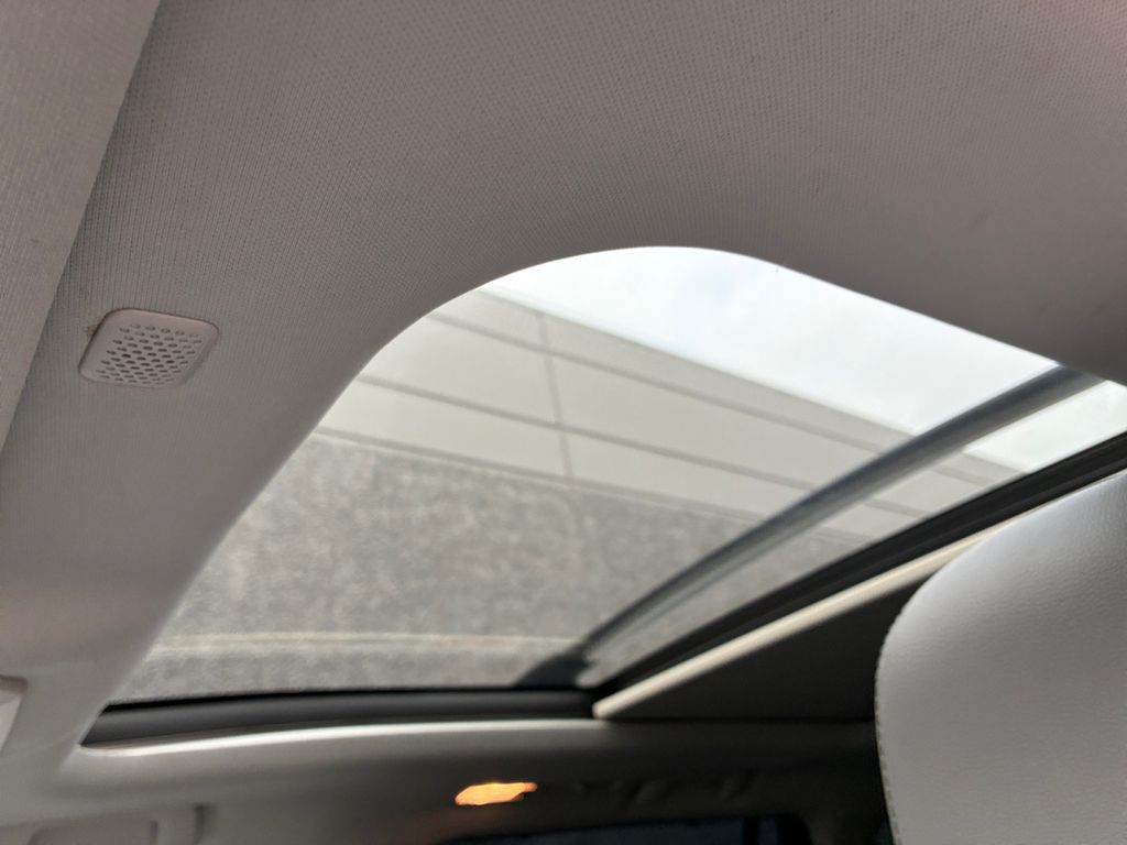 Used Car 2022 Toyota Highlander Hybrid  Platinum For Sale Under $40,000 In Austin, Texas