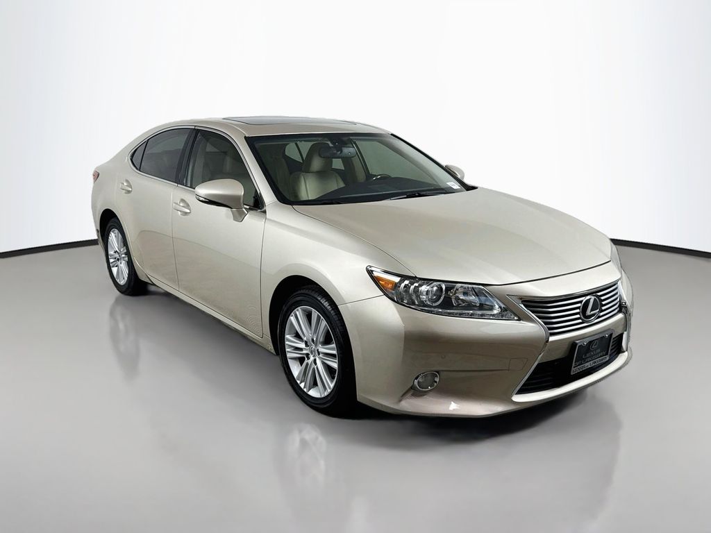 Thumbnail: 2014 Lexus ES - 3
