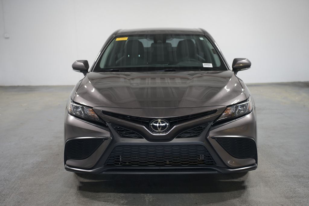 2024 Toyota Camry SE 2