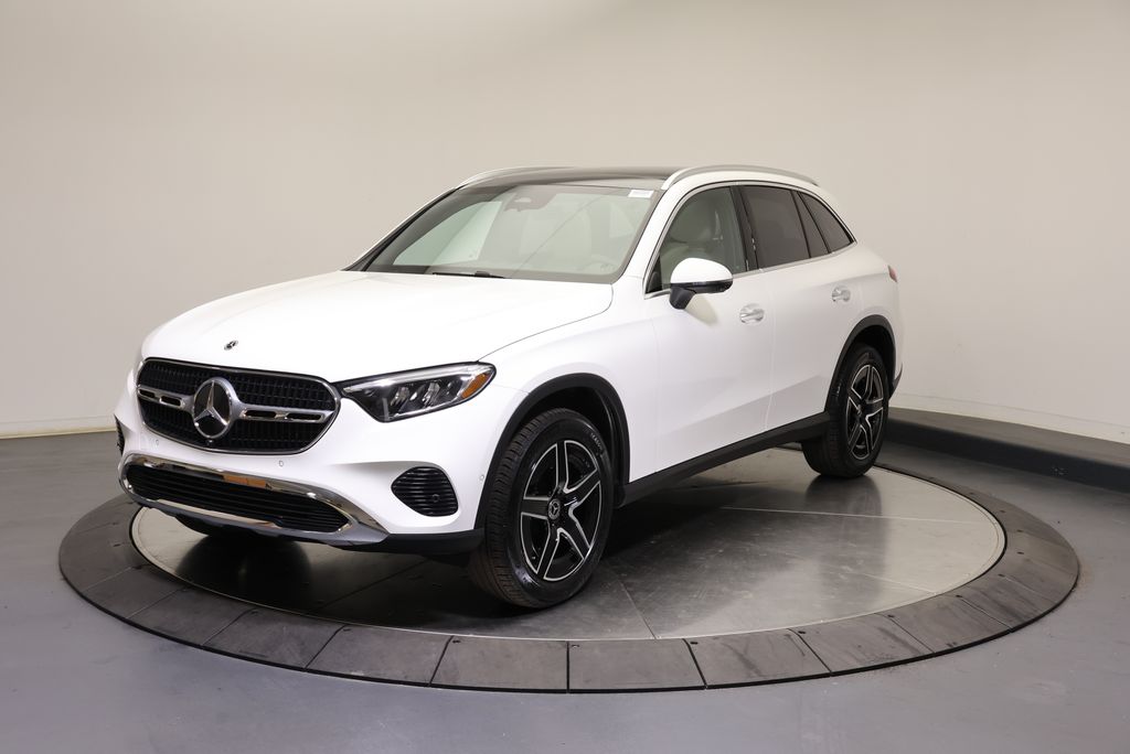 Thumbnail: 2027 Mercedes-Benz GLC - 3