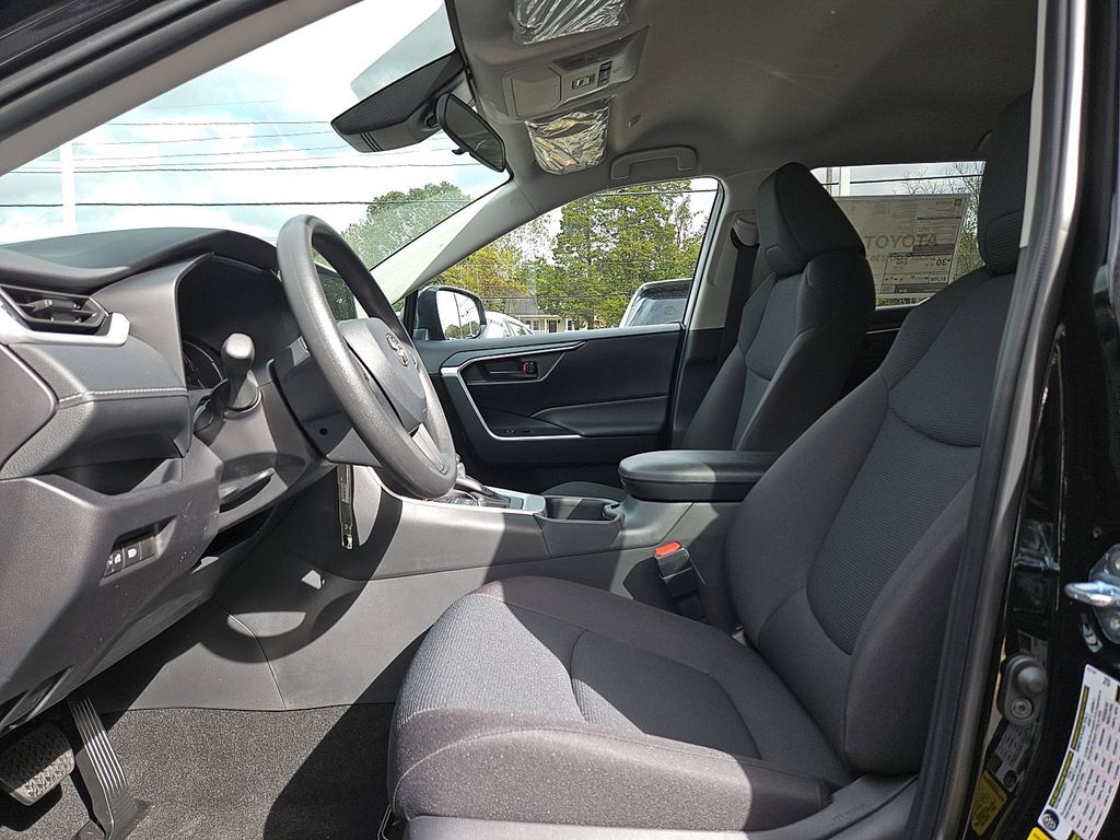 Thumbnail: 2025 Toyota RAV4 - 13