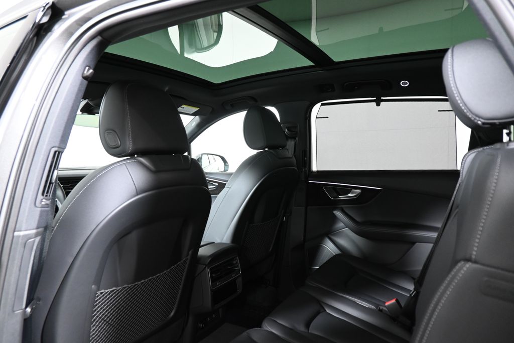 Thumbnail: 2026 Audi Q7 - 27