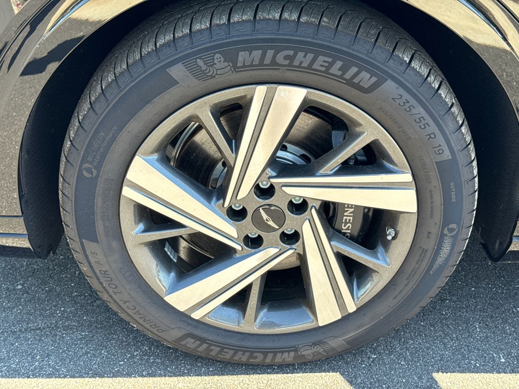 2026 GENESIS GV70 Sport Advanced - Photo 13