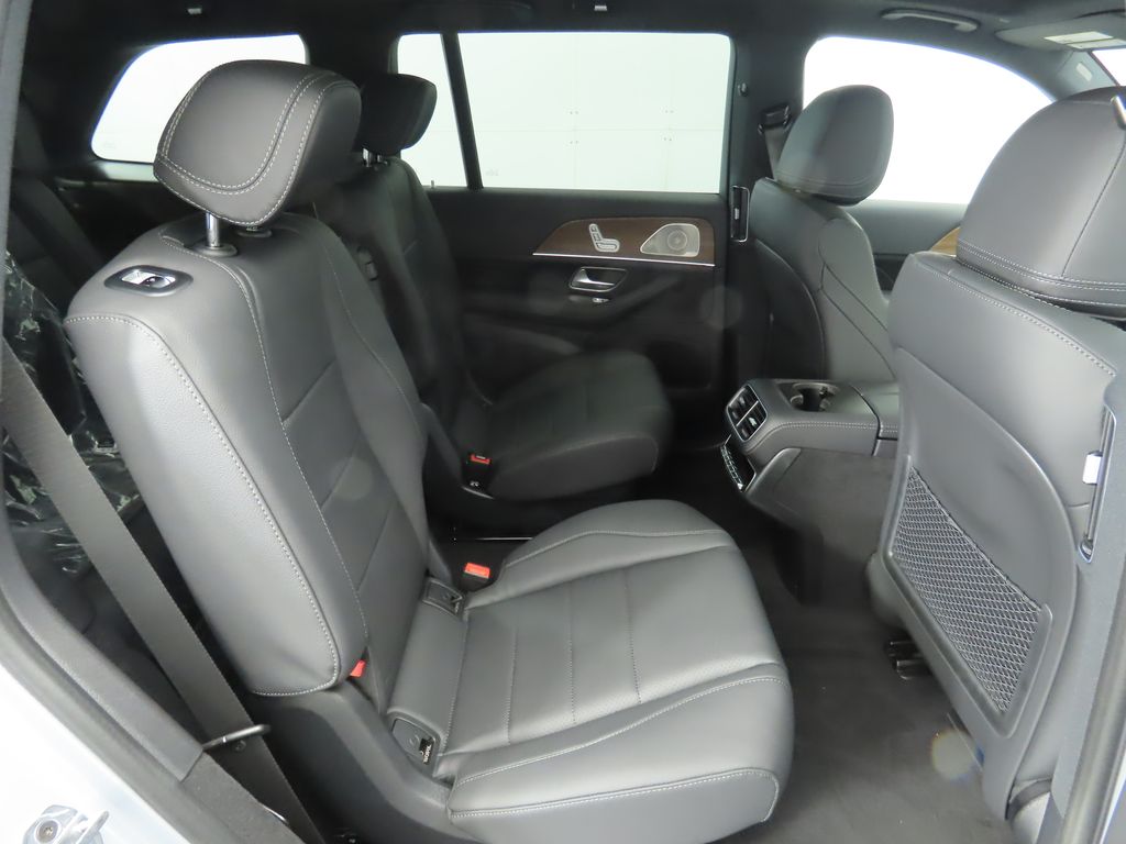 2025 Mercedes-Benz GLS 450 4MATIC 24
