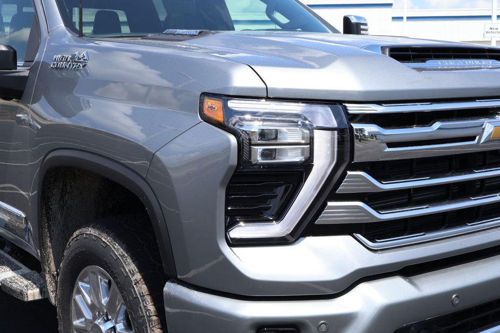 Thumbnail: 2025 Chevrolet Silverado 2500 - 3